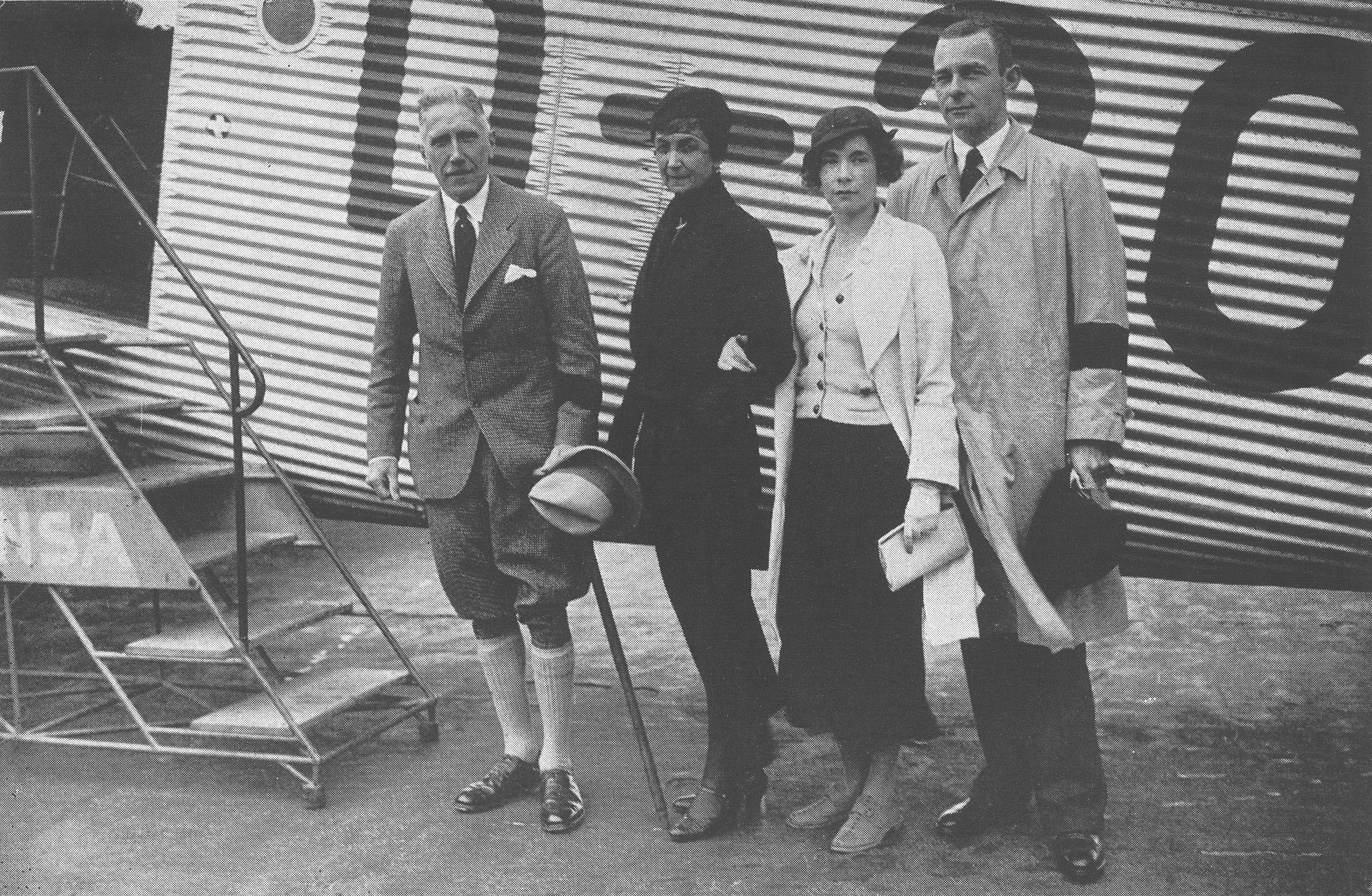 Franz von Papen and his wife before flying to Austria