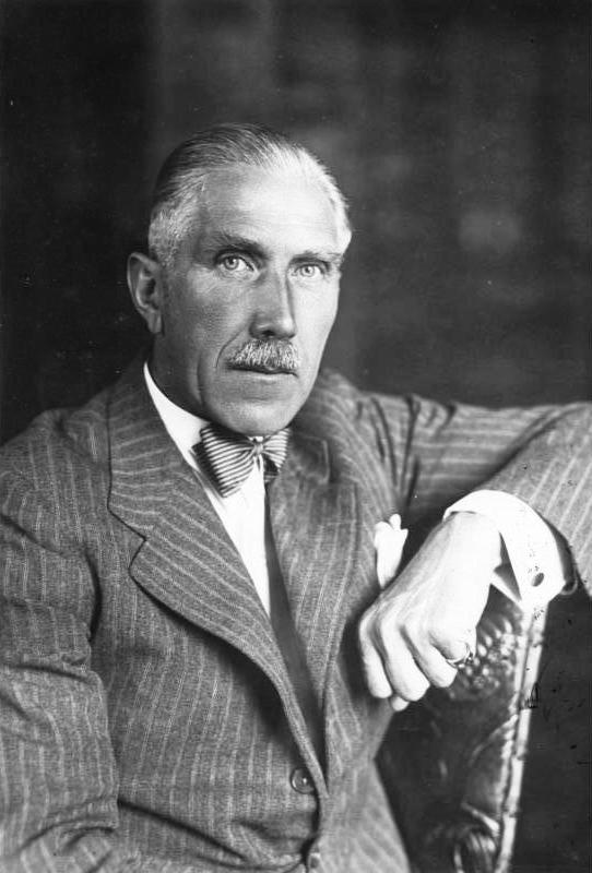 Franz von Papen in a gray coat and hat during his diplomatic years